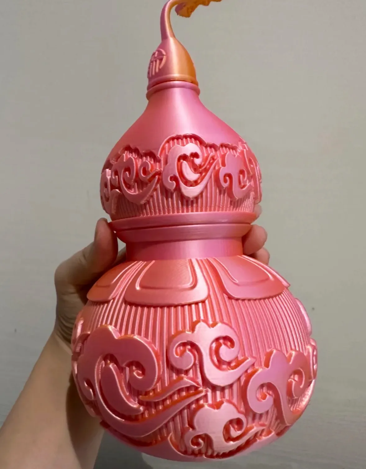 Ornamental gourd sculpture 3D printed with Bambu Lab PLA Silk Multi Color Gilded Rose Filament 13901, featuring rose gold and pink silk gradient finish