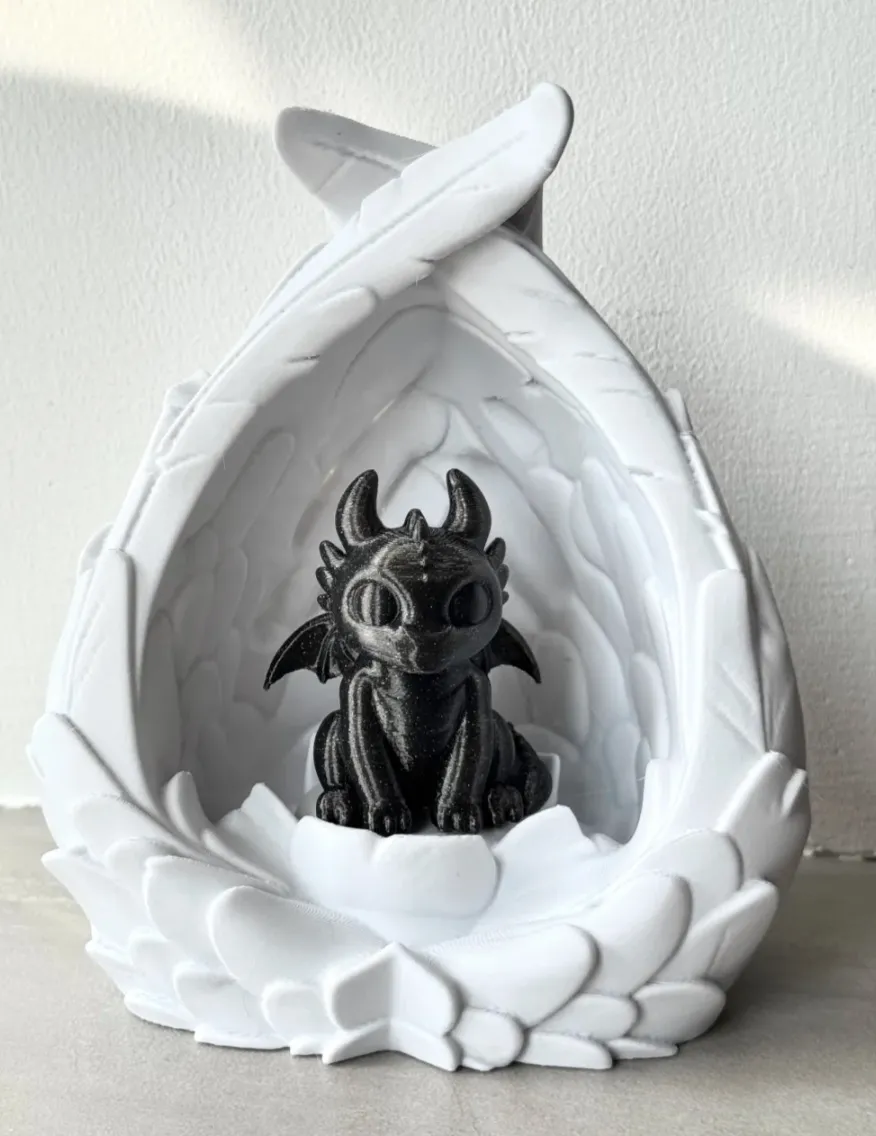 PETG Basic White filament 3D printed decorative model showing smooth surface and clean white finish