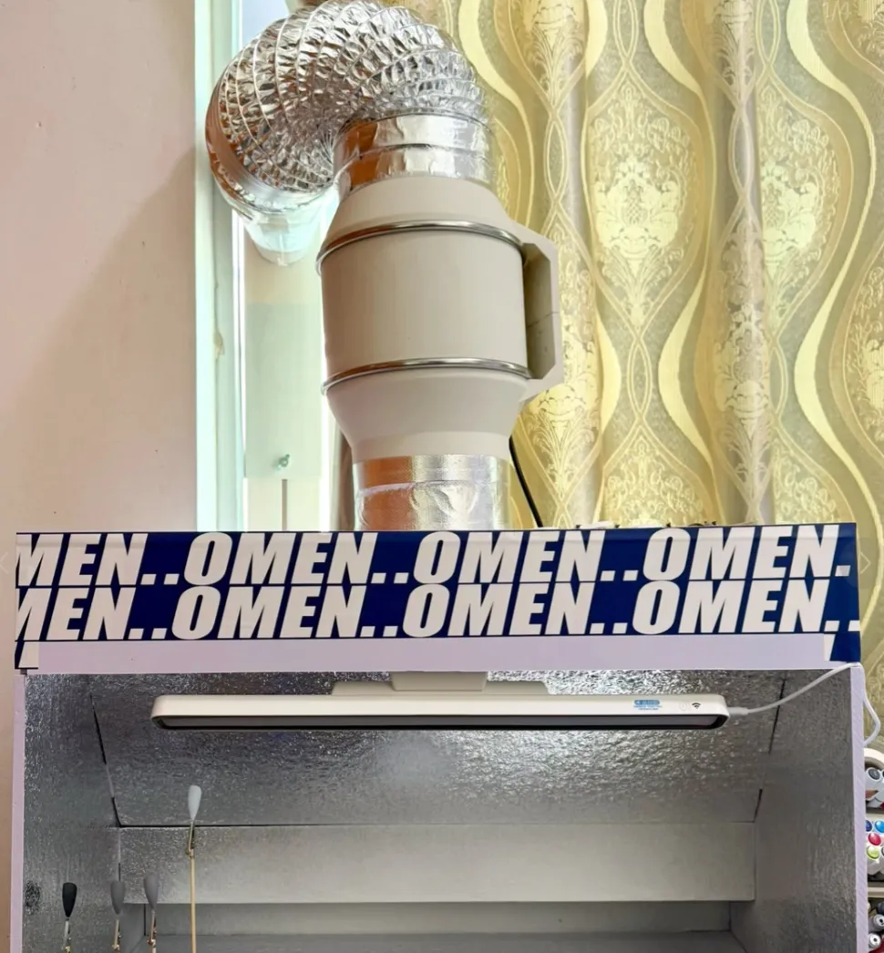 home spray booth with ventilation duct for painting 3D printed parts